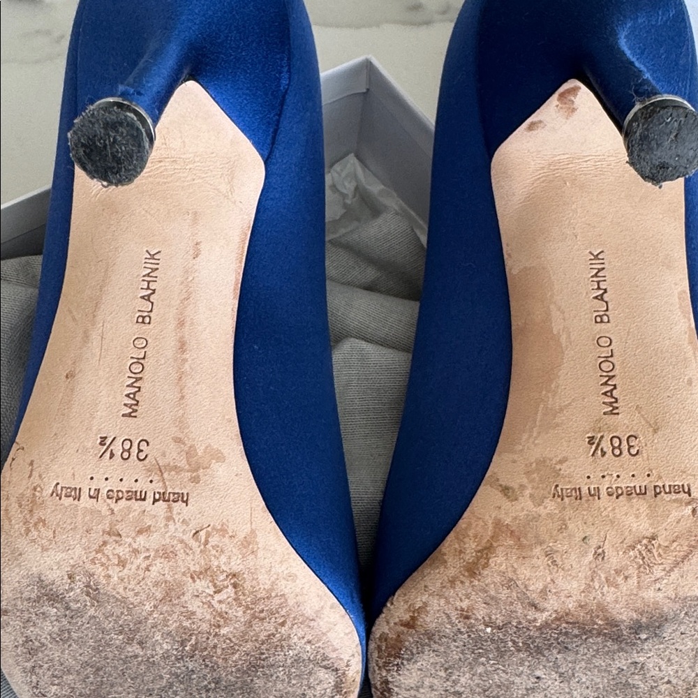 Manolo Blahnik Blue Satin Hangisi pumps - Picture 16 of 16